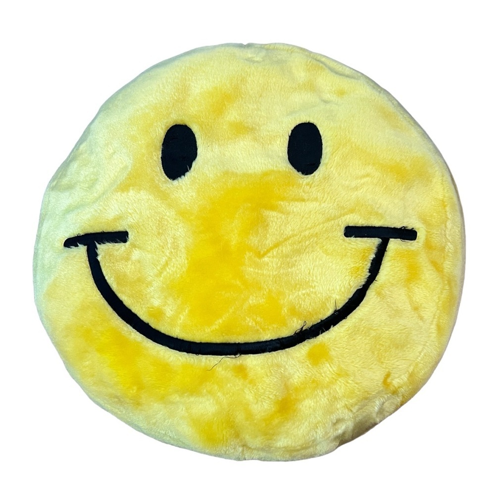 Stuffed Smiley Face‎ 15"
